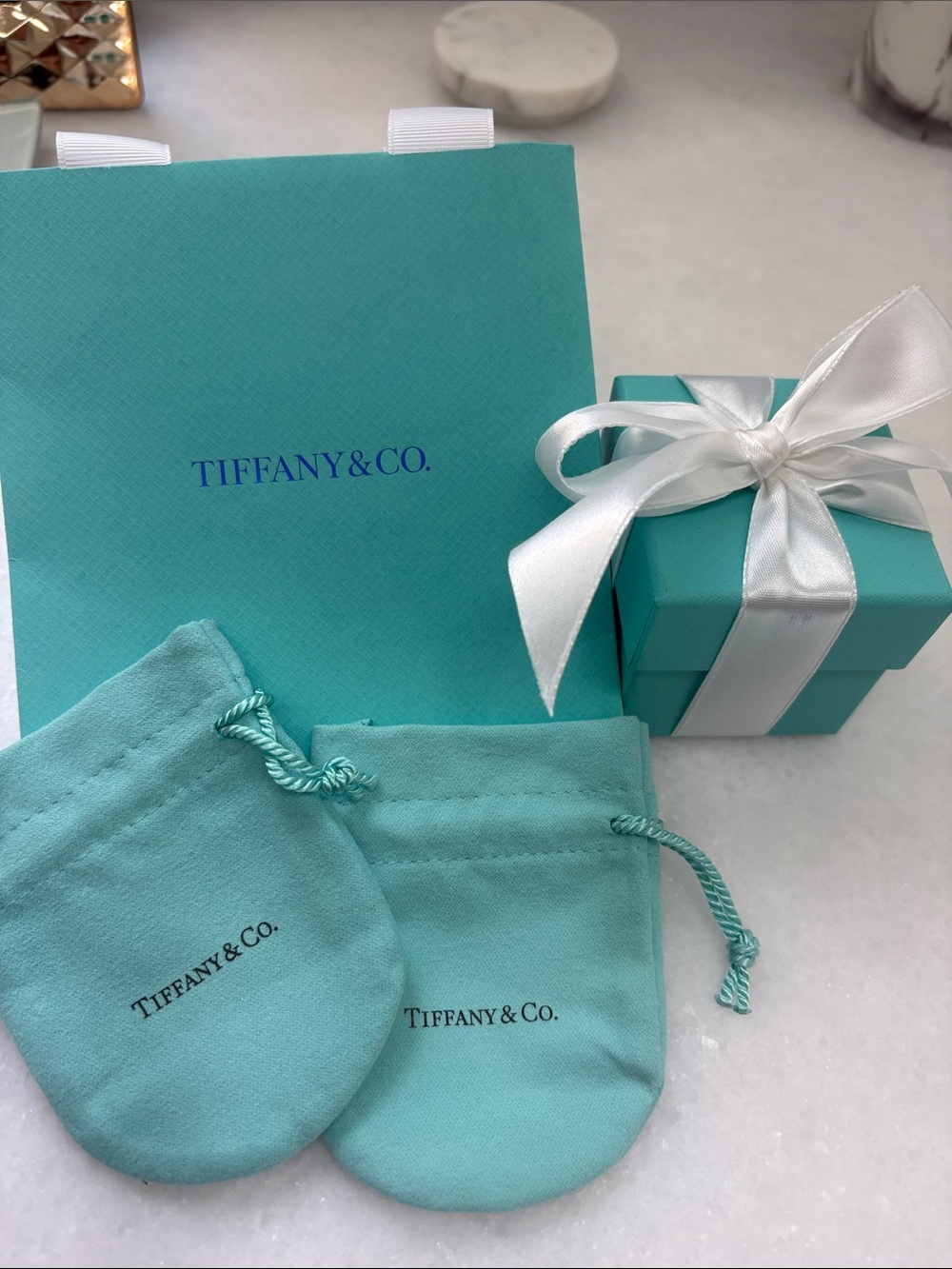 Tiffany & Co. Signature Robin's Egg Blue Gift Set with White Ribbon